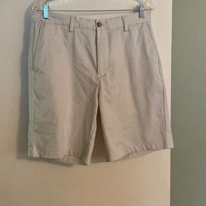 Vineyard Vines 32 golf shorts